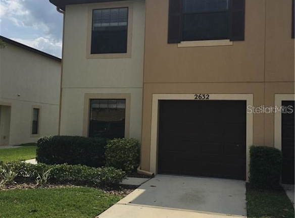 2632 Oleander Lakes Dr - Brandon, FL