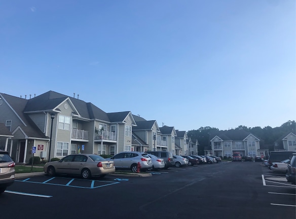 Brookview Commons Apartments - Deer Park, NY