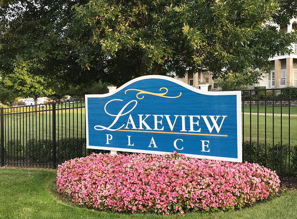Lakeview Place Condominiums Apartments - Addison, IL