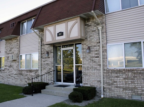 Camelot East Apartments - Rossford, OH