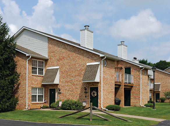The Brooke By One Wall Apartments - Whitehall, PA