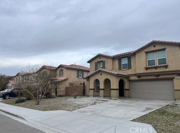 14284 Covered Wagon Ct - Victorville, CA