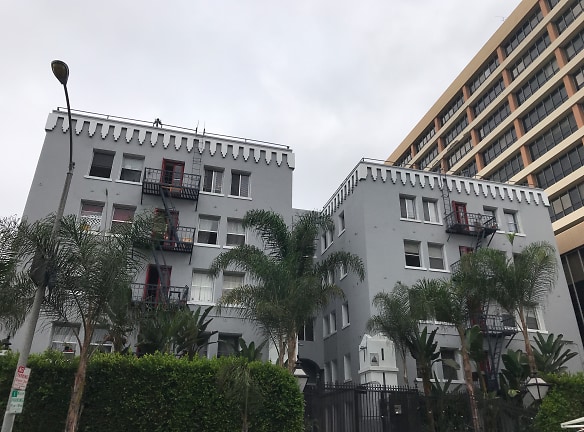 Wayne Allen Apartments - Los Angeles, CA
