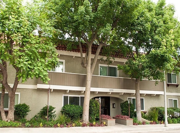 Vista Pointe II Apartments - North Hollywood, CA