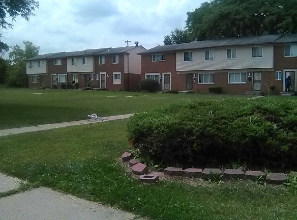 Redstone Townhomes Apartments - Flint, MI