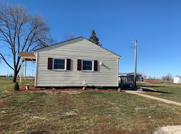 3032 County Home Rd - Marion, IA