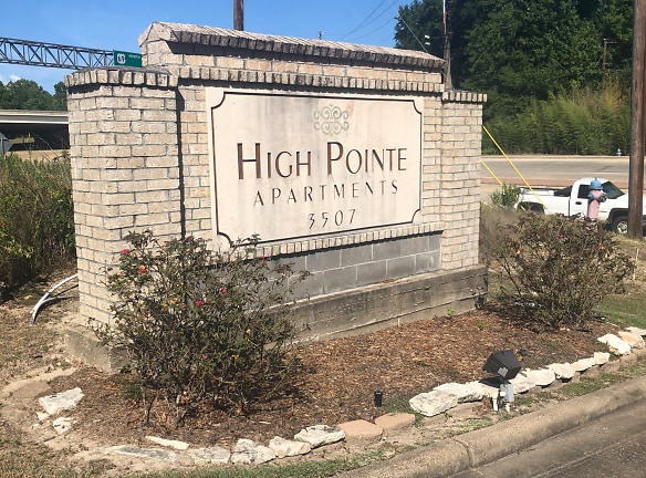 High Pointe Plaza Apartments - Lufkin, TX