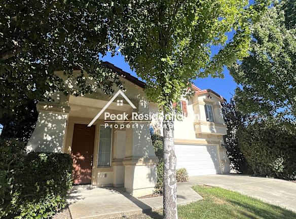 12 Carver Ct - Sacramento, CA