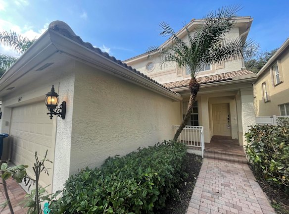 11427 Blue Violet Ln - Royal Palm Beach, FL