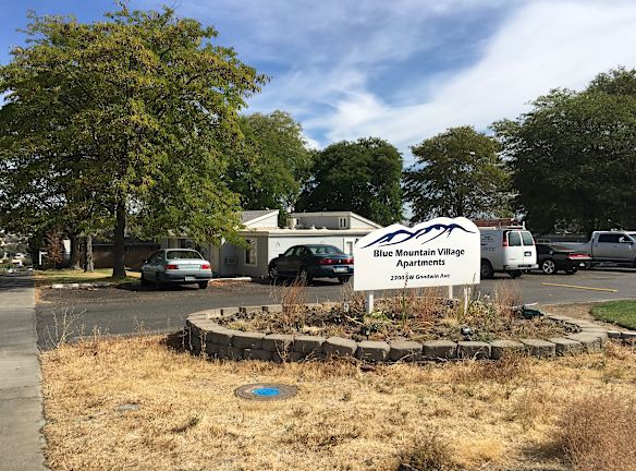Blue Mountain Village Apartments 2700 Sw Goodwin Ave Pendleton OR