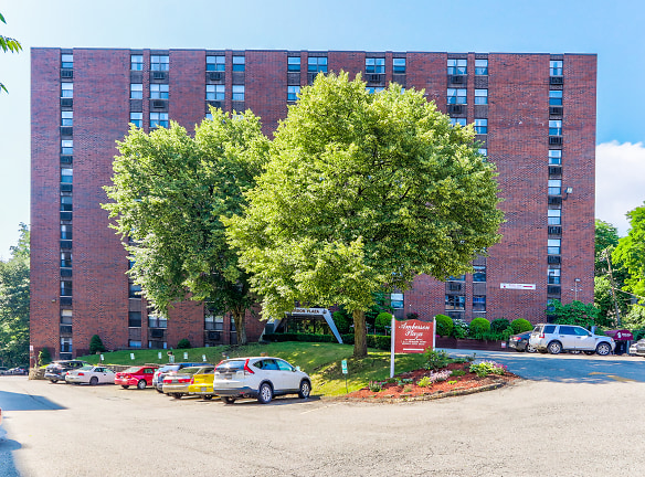 Amberson Plaza Apartments - Pittsburgh, PA