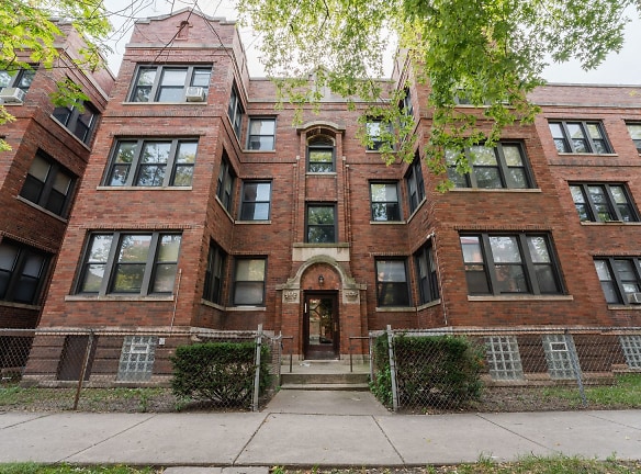 4815 N Albany Ave unit 3045-3051 - Chicago, IL