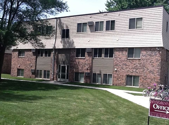 Country Village Apartments - Redwood Falls, MN