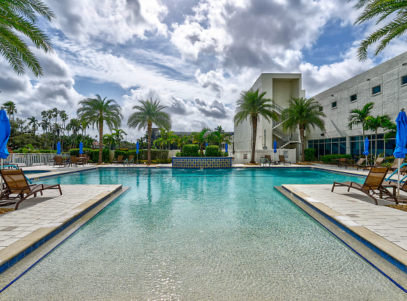 Edison Grand Apartments - Fort Myers, FL