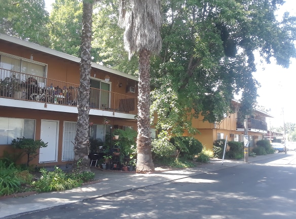 Park Hills Place Apartments - Sacramento, CA