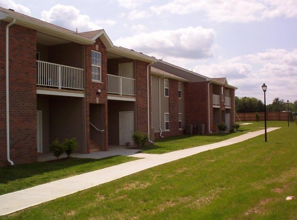 Pioneer Creek Apartments - Mitchell, IN