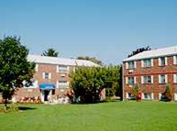 Lion's Gate Apartments - State College, PA