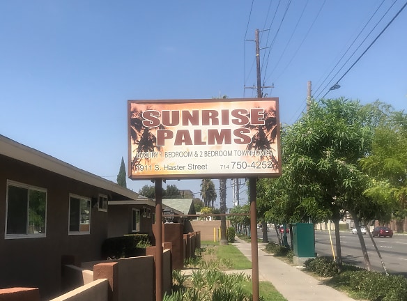 Sunrise Palms Apartments - Anaheim, CA