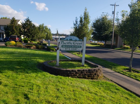 Pacific Crest Apartments - Silverton, OR