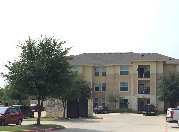 Villas On Calloway Creek Apartments - Hurst, TX