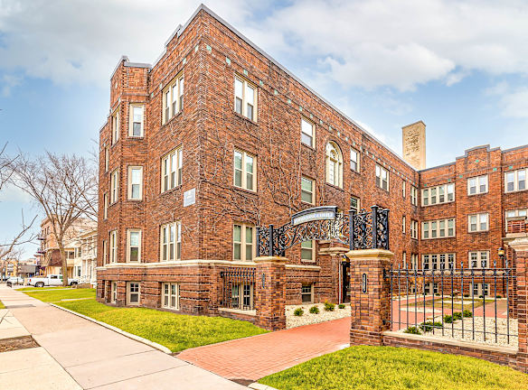 Lorraine Court 2633 Girard Ave S Minneapolis MN Apartments for