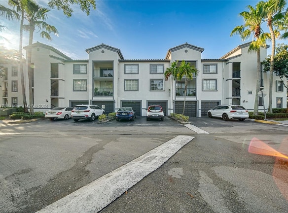 4540 NW 107th Ave #305-11 - Doral, FL