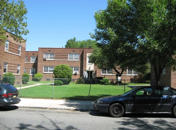 Girard Court Apartments - Philadelphia, PA