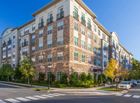 Axis At Shady Grove Apartments - Rockville, MD