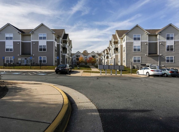 Maple Avenue Apartments - Purcellville, VA