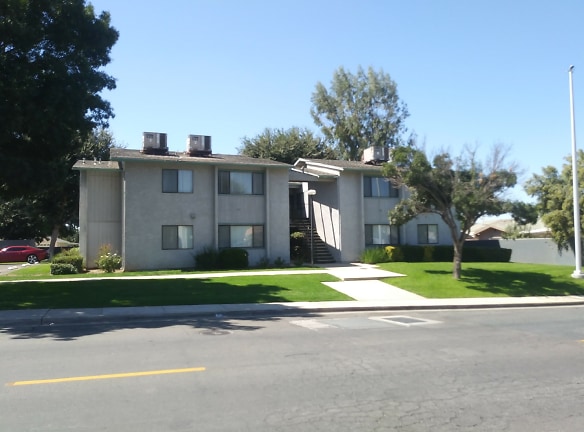 La Fiesta Apartments - Mc Farland, CA