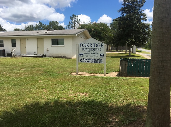 Oakridge Townhouses Apartments - Tallahassee, FL
