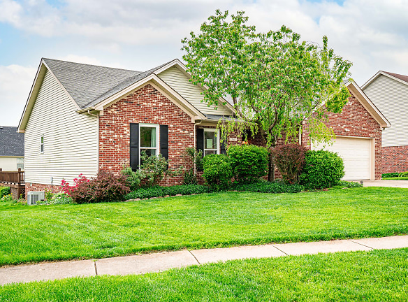 72 Nordic Ct - Shelbyville, KY