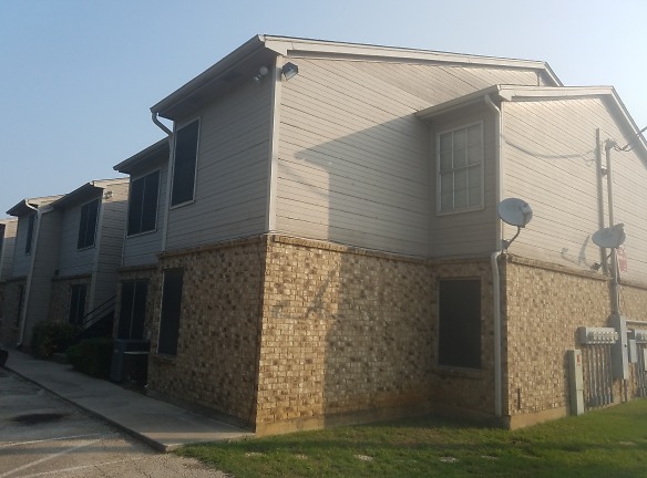 Parkside Apartments - Mansfield, TX