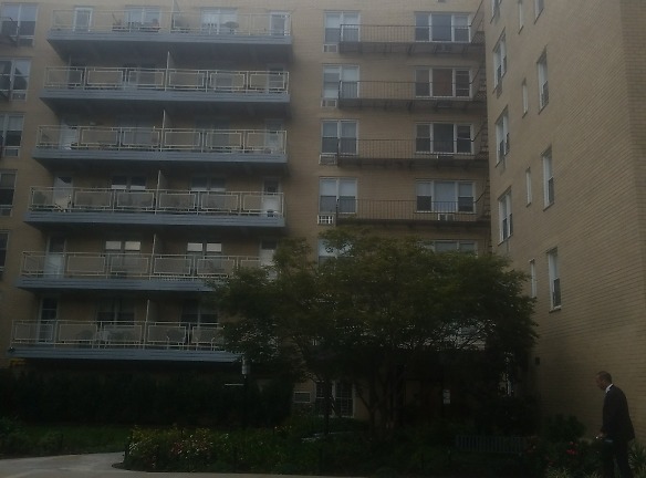 Bay Vista Apartments - Bayside, NY