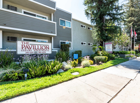 The Pavillion Apartments - Tarzana, CA