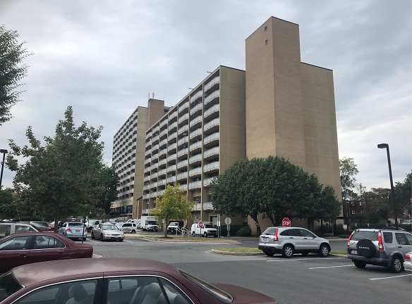 Potomac Towers North Apartments - Hagerstown, MD