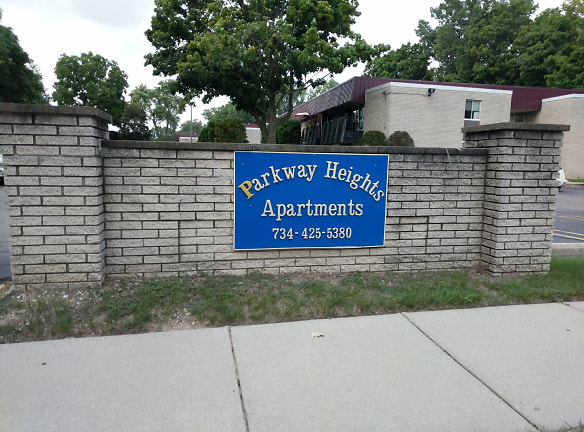 Parkway Heights Apartments - Livonia, MI