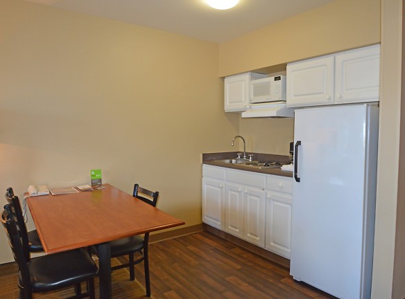 Furnished Studio Anchorage Midtown Apartments - Anchorage, AK