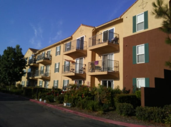 Camino Del Sol Active Adult Apartments - Oxnard, CA
