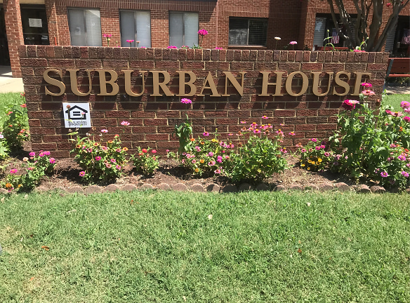 Suburban House Apartments - Norfolk, VA