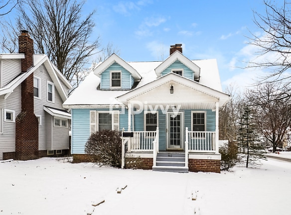 842 Montford Rd - Cleveland Heights, OH