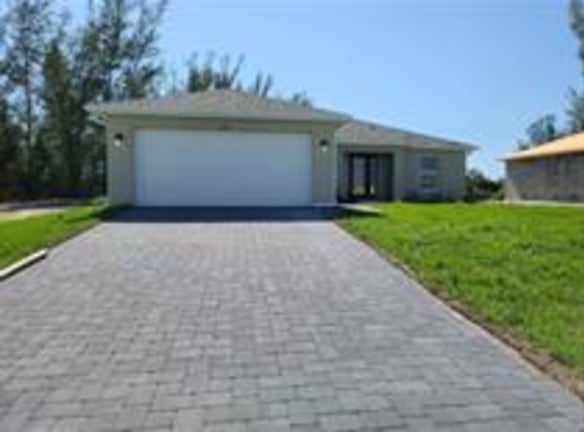 1826 NW 21st Ave - Cape Coral, FL