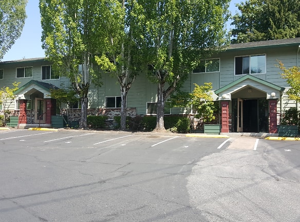 Holly Hill Apartments - Portland, OR