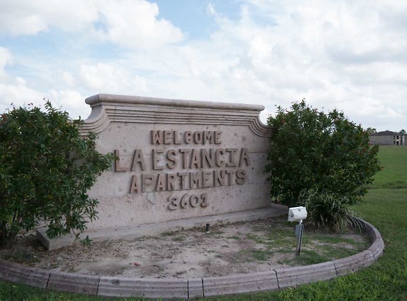 La Estancia Apartments - Weslaco, TX