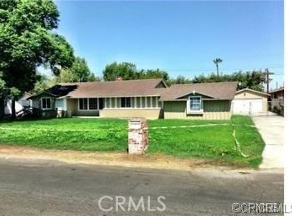 1901 W Page Ave - Fullerton, CA