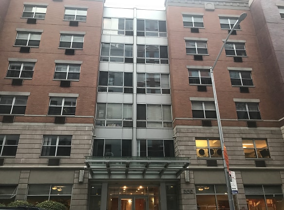 STATE RENAISSANCE COURT Apartments - Brooklyn, NY