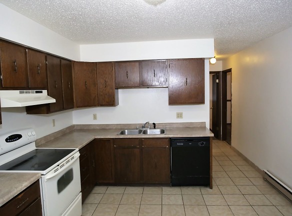 2400 S 17th St unit 2500 - Grand Forks, ND