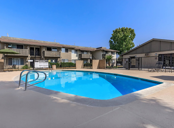 Meadowood Place Apartment Homes - Garden Grove, CA