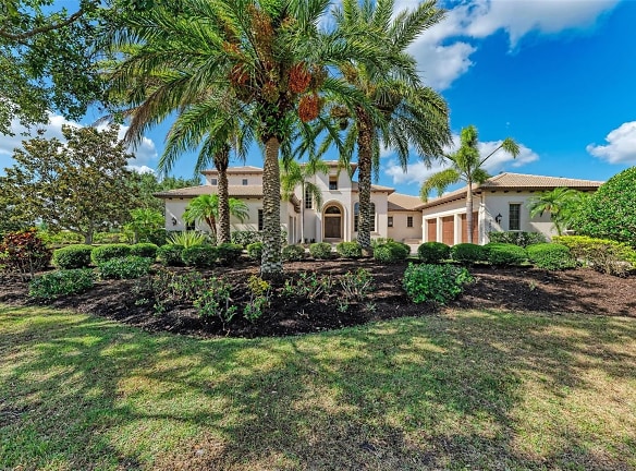 16216 Clearlake Ave - Lakewood Ranch, FL