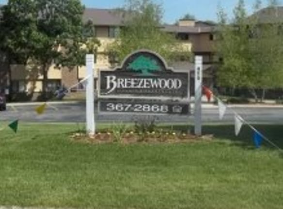 Breezewood Village II - Hartland, WI